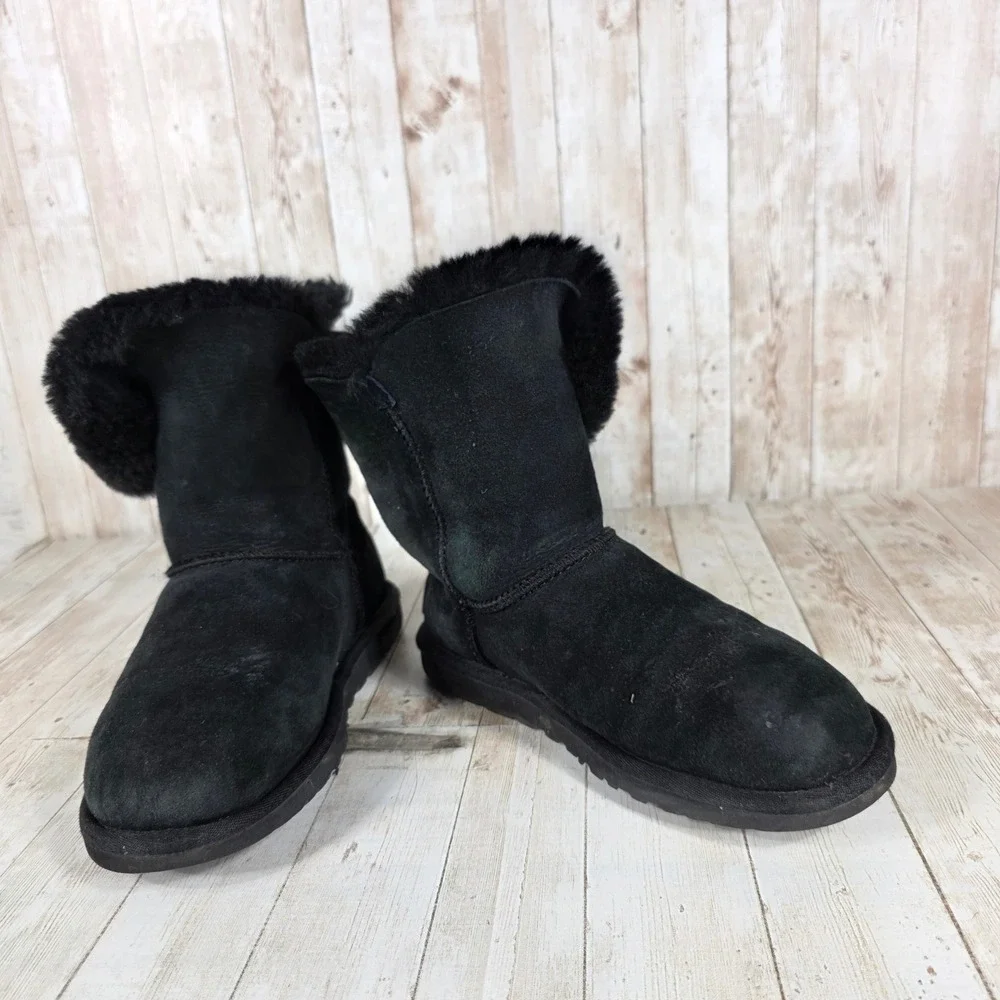 UGG Australia Classic Short Sparkle Button‎ Sheepskin Boots Black Women's Size 5